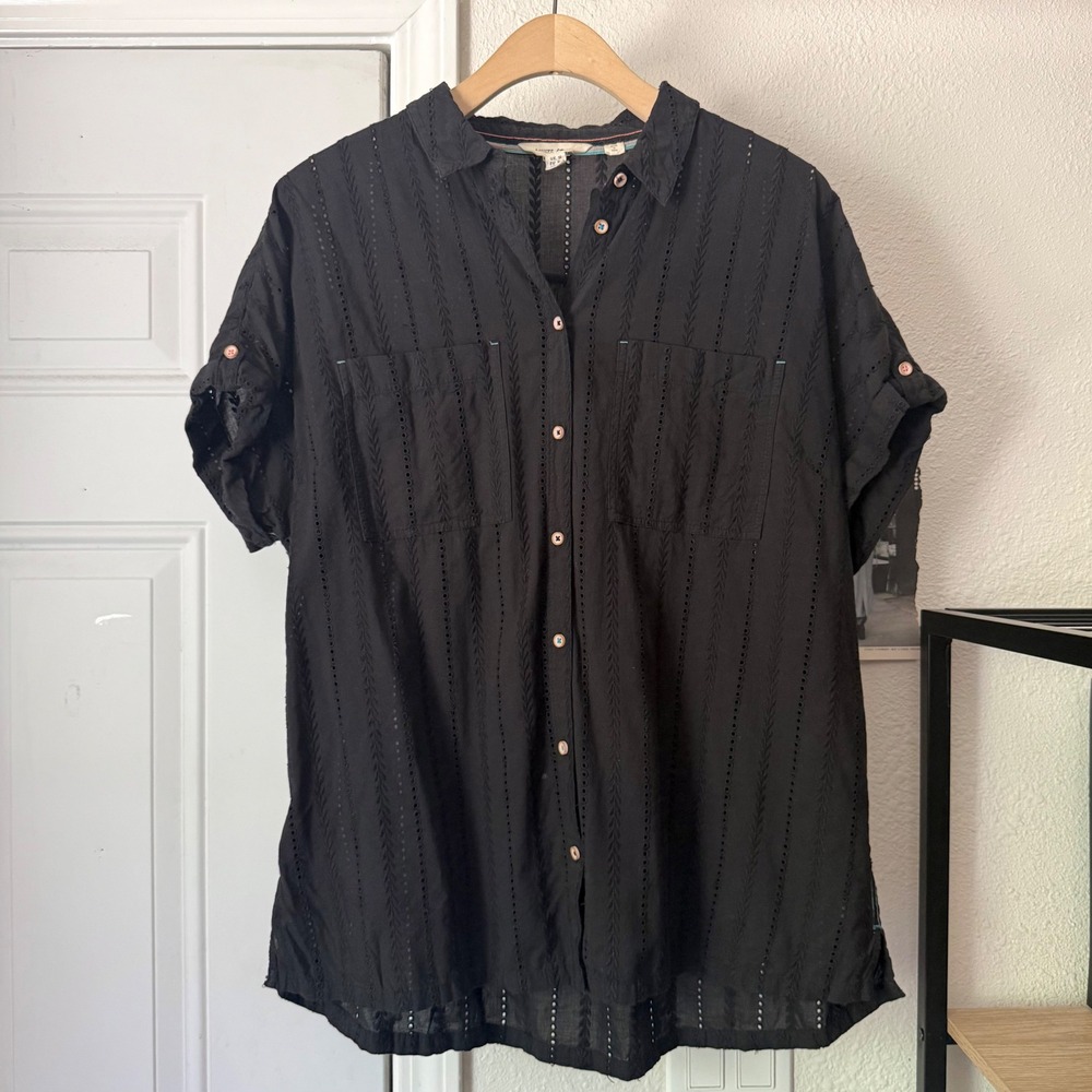 WHITE STUFF Anthropologie black eyelet button cuffed short sleeve cropped shirt